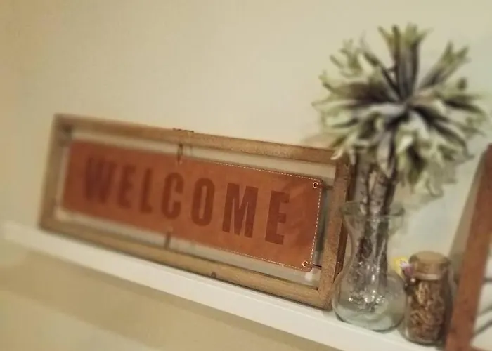 Nice And Cozy. Sleeps 5.